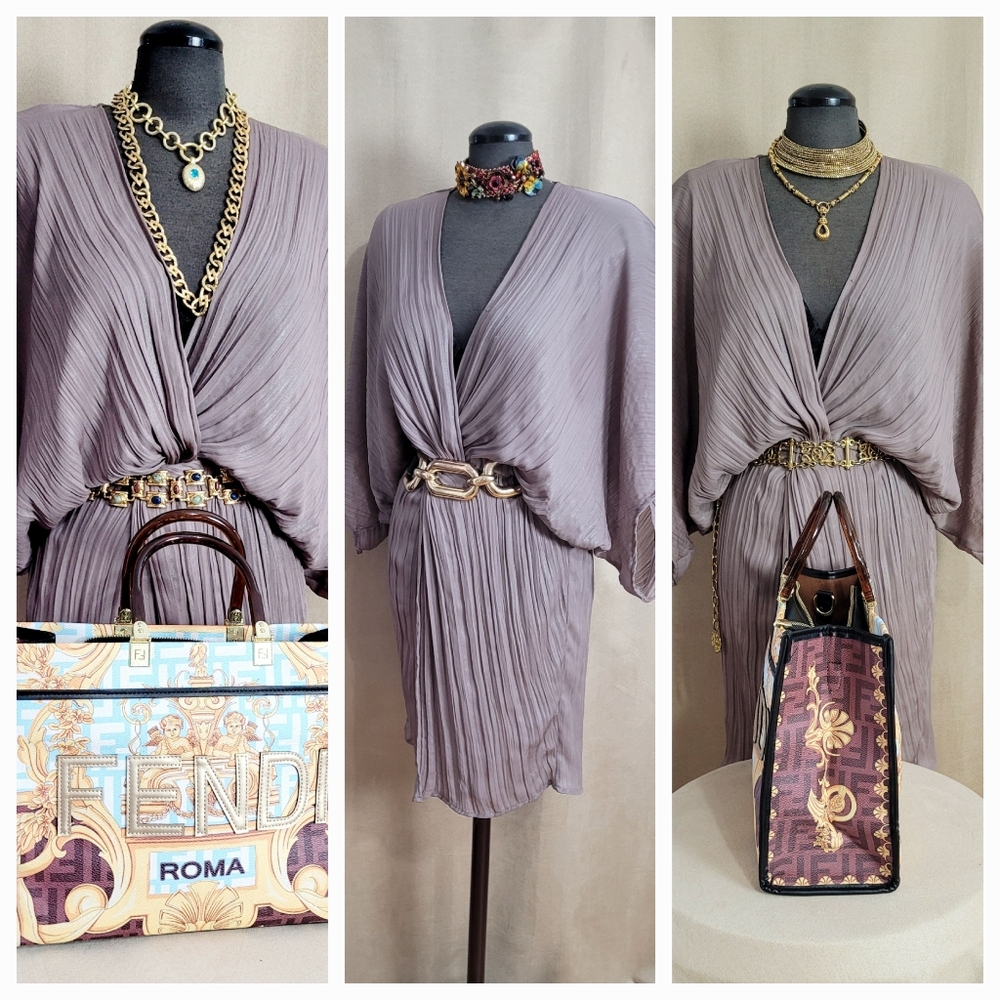 Pleated Dress / 8 - Picture 10 of 11